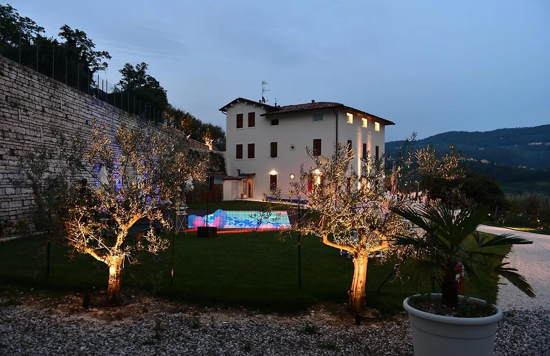 Villa Allegri Agriturismo Di Charme-1